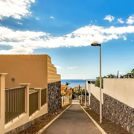 Brisas Del Mar 아데제